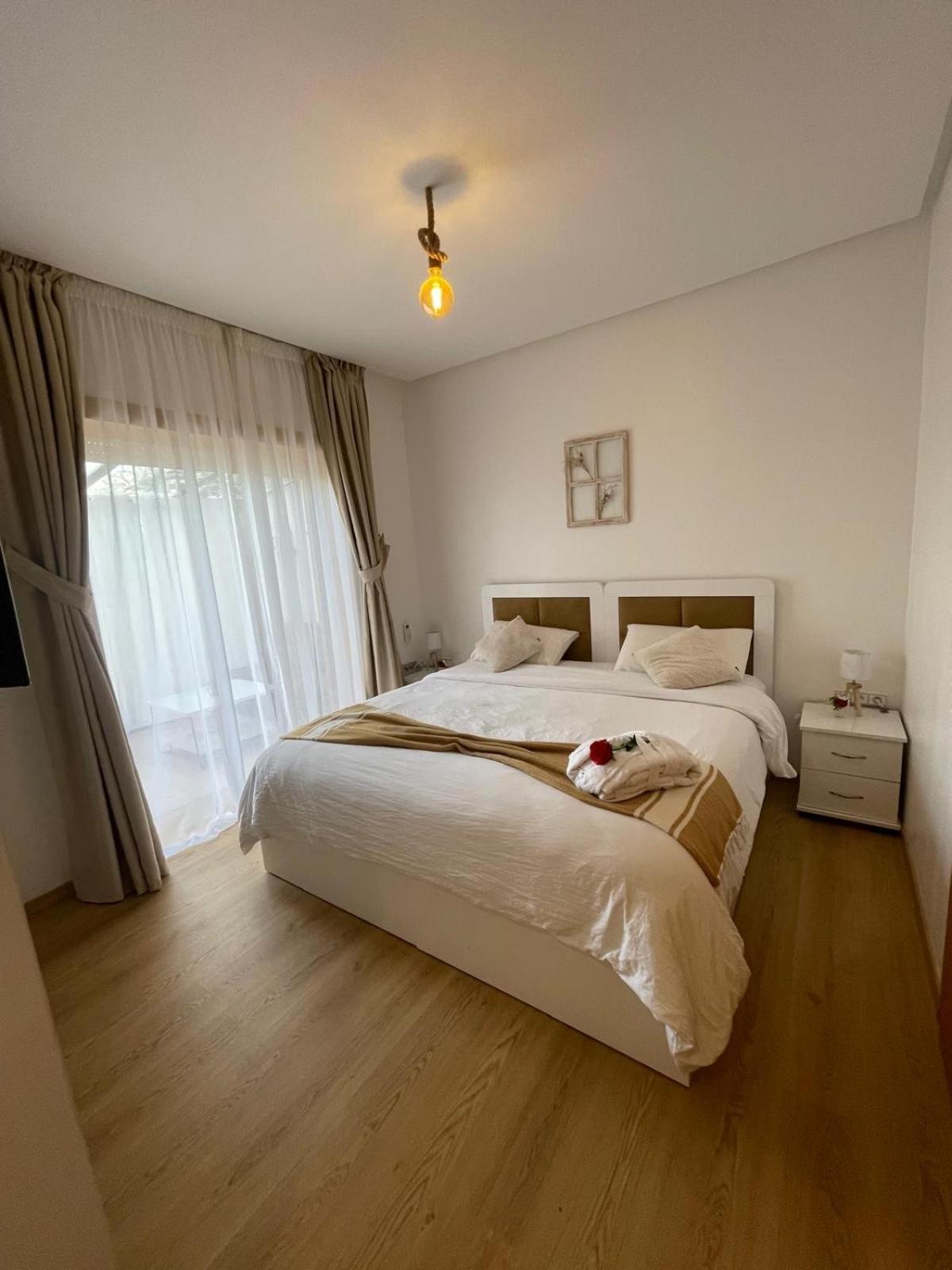 Appartement De Luxe Avec Jardin Vue Sur La Piscine Golf Securise 24H Sur 24 A 5 Minutes De L Aeroport Marrakesh Extérieur photo