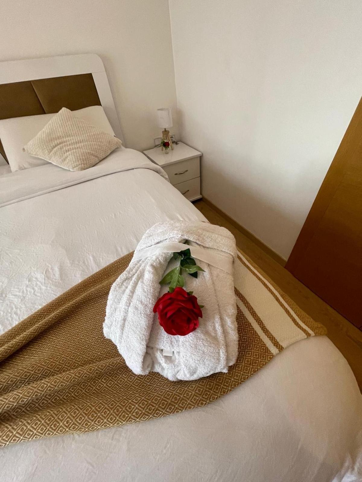 Appartement De Luxe Avec Jardin Vue Sur La Piscine Golf Securise 24H Sur 24 A 5 Minutes De L Aeroport Marrakesh Extérieur photo